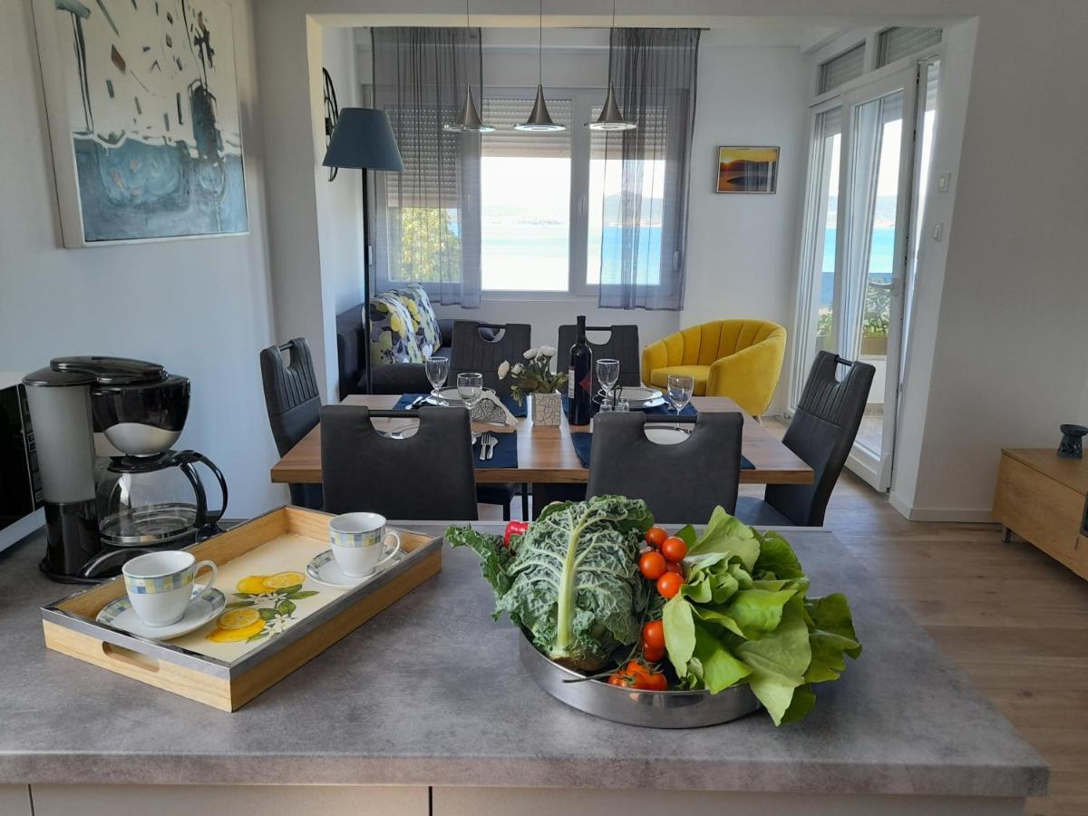 Apartman Prvi Red Do Mora Sveti Filip i Jakov Bagian luar foto
