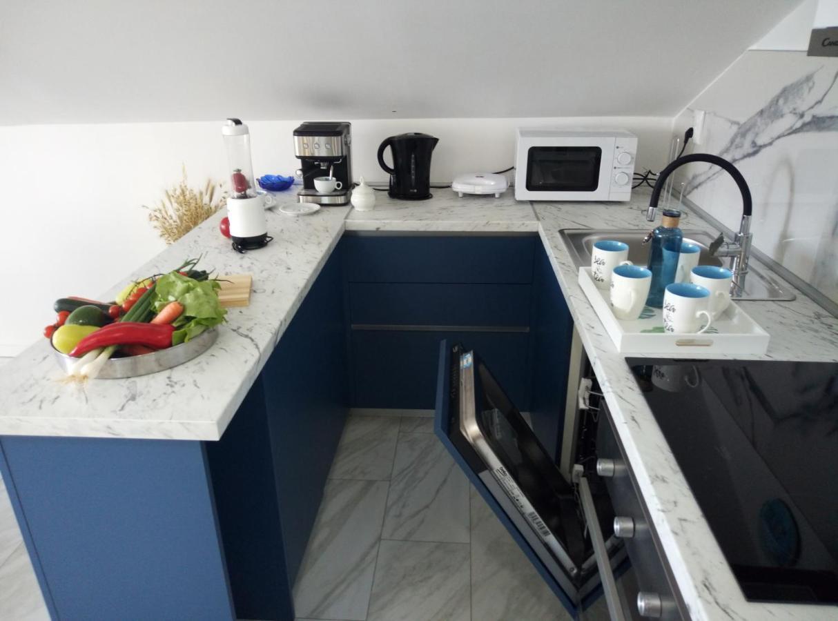 Apartman Prvi Red Do Mora Sveti Filip i Jakov Bagian luar foto