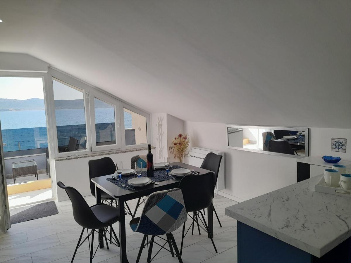 Apartman Prvi Red Do Mora Sveti Filip i Jakov Bagian luar foto